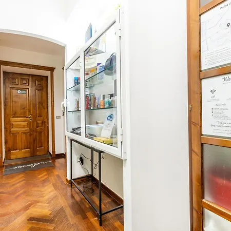 Corso 151 בית הארחה